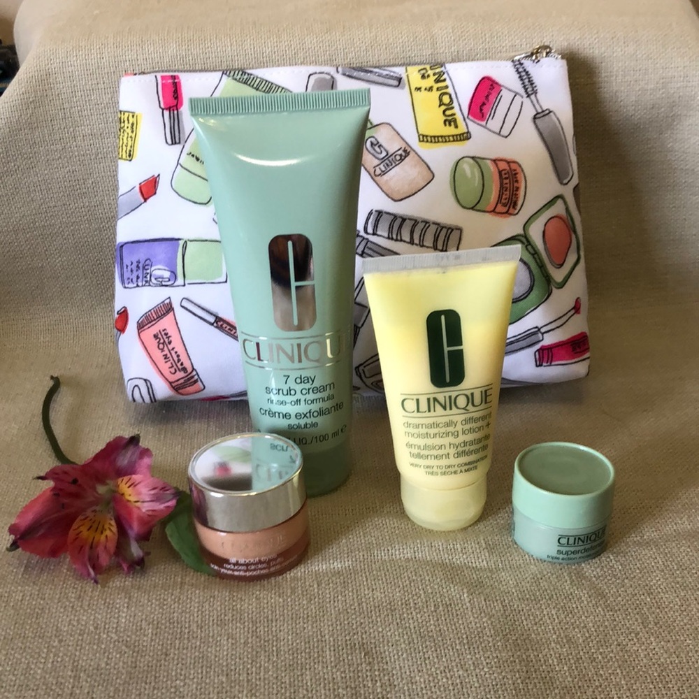Fabulous five piece, Clinique cleansing and moisturizing gift set!